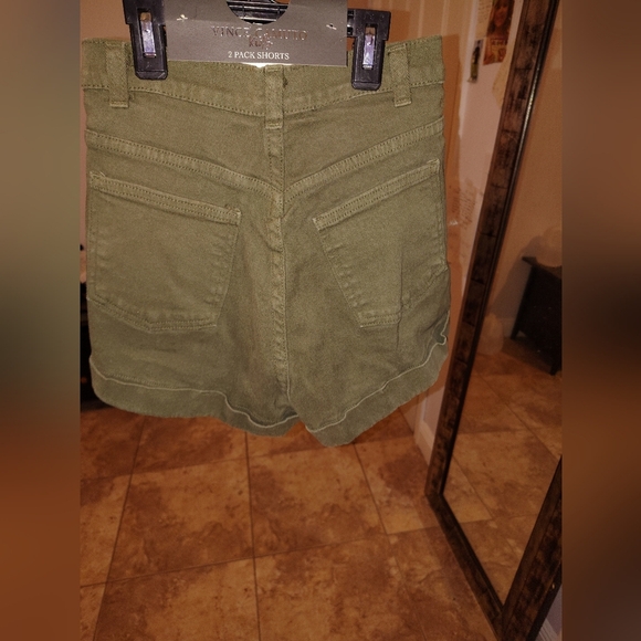 Neiman Marcus Pants - Neiman Marcus Sage Green Women's Cargo Shorts